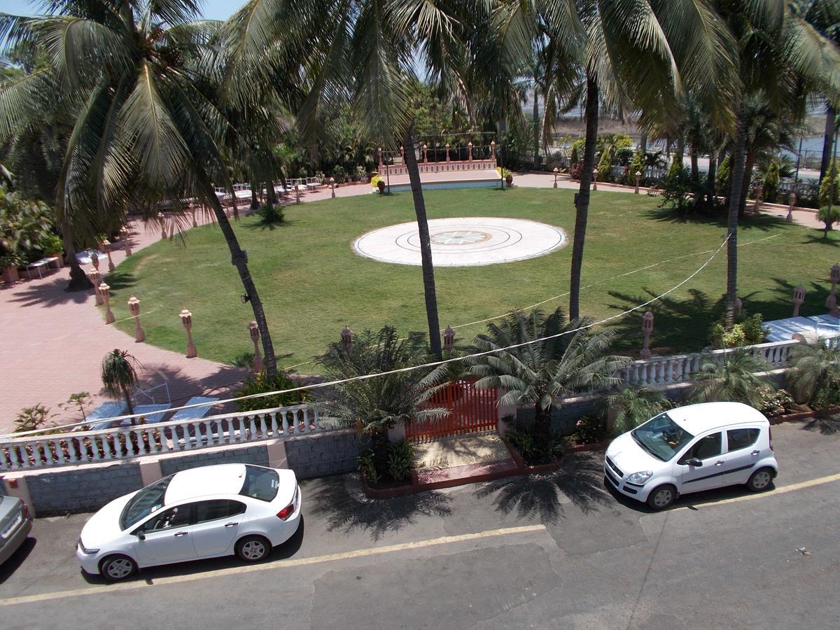 Sandy Resort Daman Esterno foto