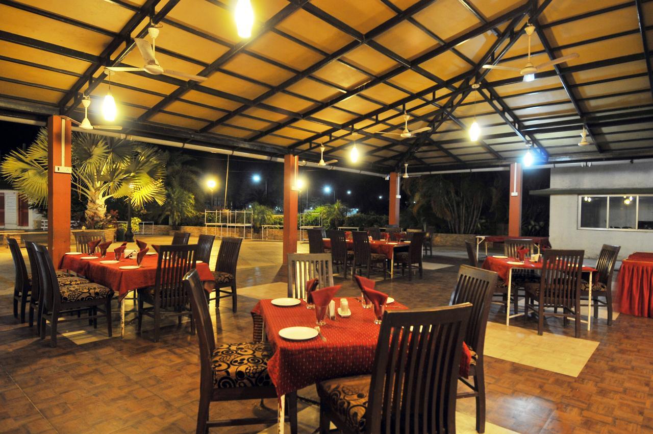Sandy Resort Daman Esterno foto